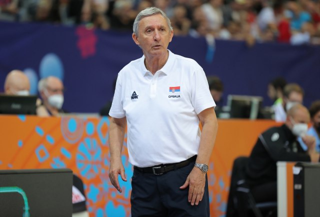 Pešić: Da se ne puvamo i ne letimo u kosmos