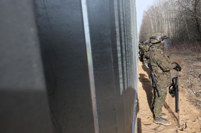 Neće Putin, on hoće: Vojska na granici sa zemljom koja je rekla 