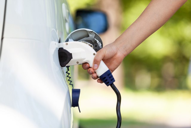 Koliko energije pri punjenju gube elektrièni automobili?