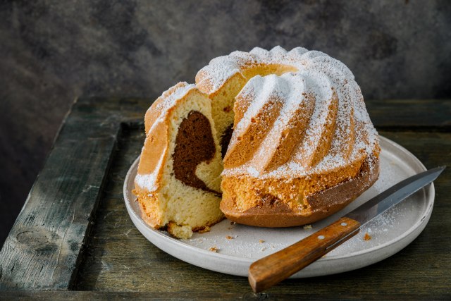 Najmekši mramorni kuglof sa čokoladom