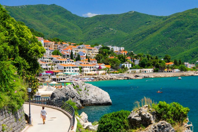 Planirate da posetite Crnu Goru u septembru? Evo gde je najèistije more