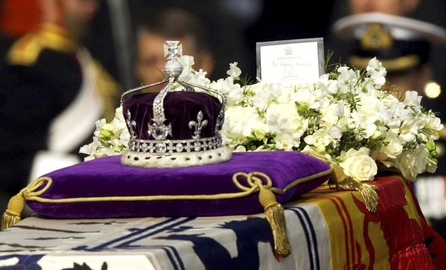 The coffin with the body of Queen Elizabeth arrives in London today