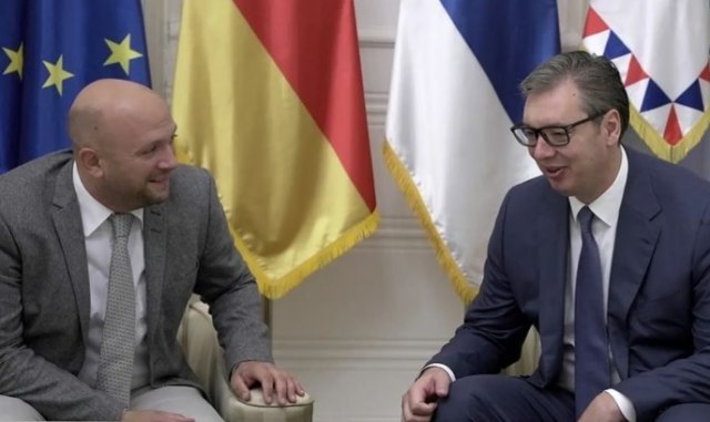 Vučić met with Sarrazin; 