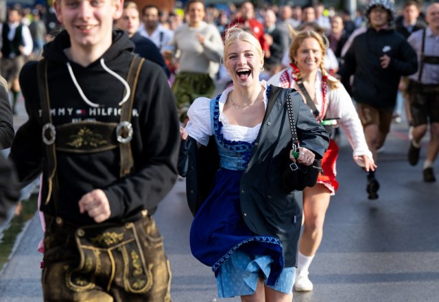 Oktoberfest ponovo posle dve godine pauze – ipak, atmosfera nije ista: "Turisti se plaše"