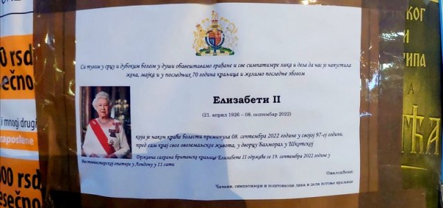Poznato ko je nalepio umrlicu kraljici u centru Čačka: Oduševljeni njenim likom i delom FOTO