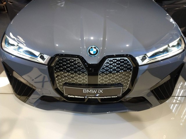 Ambiciozni BMW: Nova baterija, 30% veća autonomija