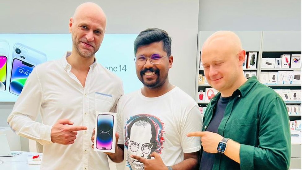 Epl i tehnologija: Indijac prešao hiljade kilometara da bi u Dubaiju kupio novi ajfon