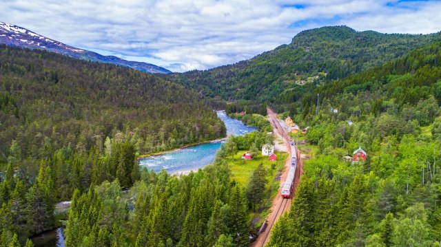 Kroz norveški krajolik jednom od najlepših železnica u svetu