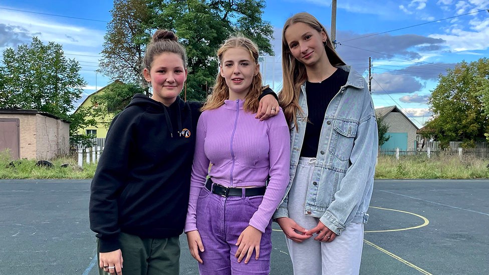 Darija, Veronika i Milena, najbolje prijateljice na košarkaškom terenu/BBC