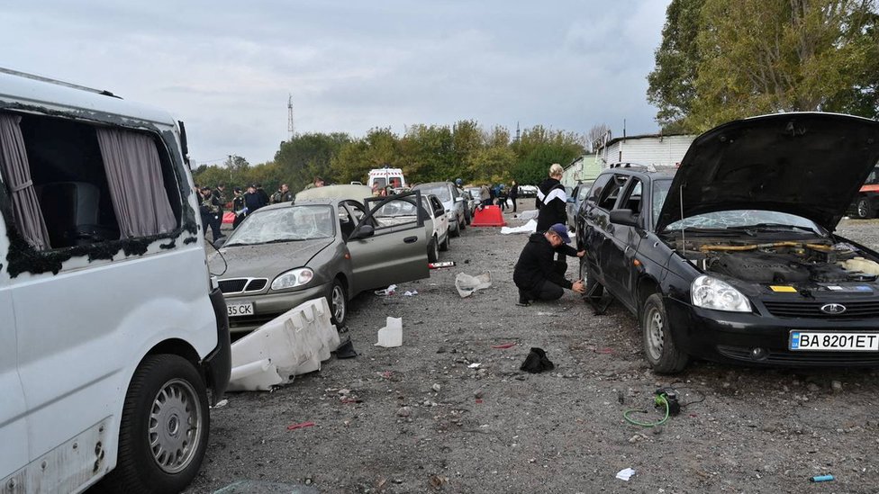 Ukrajina i Rusija: Raketni napad na humanitarni konvoj u Zaporožju, među žrtvama ima i dece, kažu iz ukrajinskog tužilaštva
