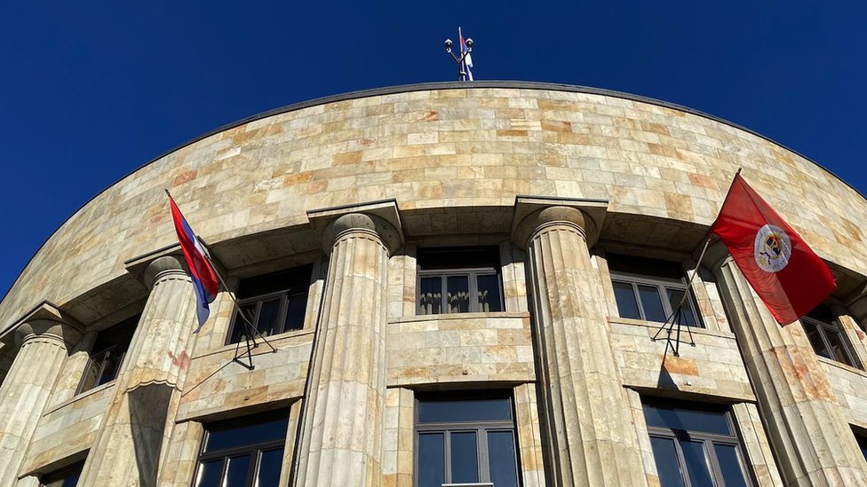 Predsedništvo entiteta Republika Srpska - ko æe zauzeti predsednièku fotelju, Milorad Dodik ili Jelena Triviæ/BBC