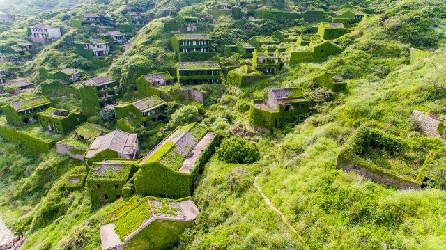 Sve popularnija turistièka atrakcija: Napušteno selo duhova koje je priroda "progutala" FOTO