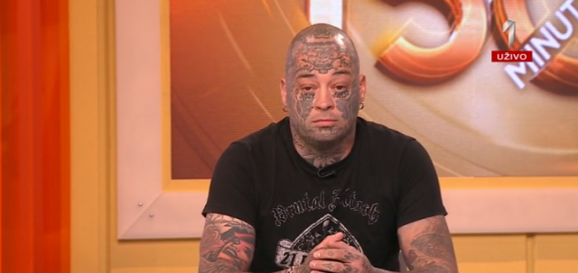 Duško je išaran od glave do pete, a na njegovom licu nije istetoviran samo nos - supruga mu nije dozvolila - EVO ZBOG ČEGA! (VIDEO)