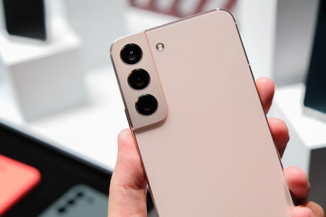 Samsung Galaxy S23 ostaje kompaktan i imaæe veæu bateriju