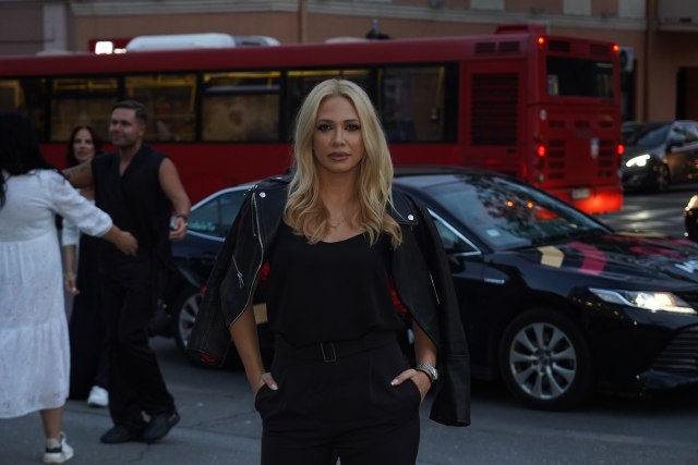 Milica Todorović raspametila Instagram video snimkom sa plaže: Komplimenti na račun figure ne prestaju da pljušte (VIDEO)