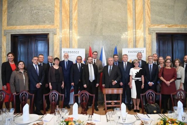 Vuèiæ with ambassadors of EU countries PHOTO