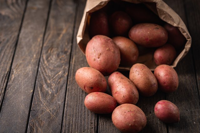 Kako čuvati krompir da ne truli i da ne proklija brzo?