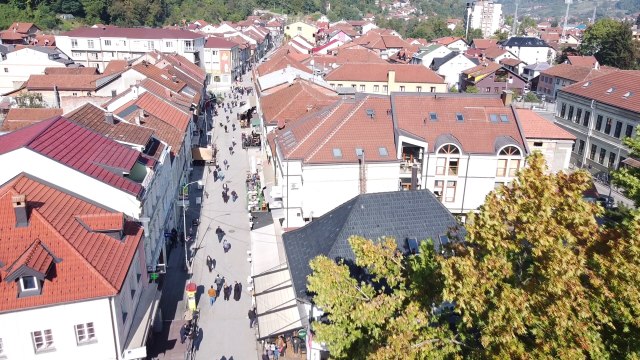 Jedino mesto u Srbiji gde se i dan danas partizani i èetnici gledaju oèi u oèi