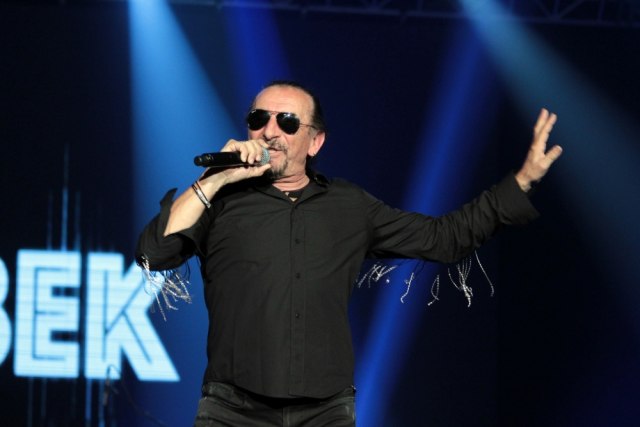 Ovo je pravo IME Željka Bebeka: Evo šta pevaču piše u DOKUMENTIMA!