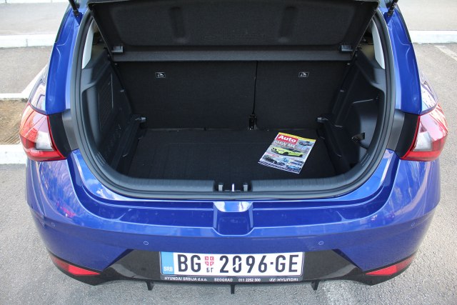 Prtljažnik: 352/1165 l