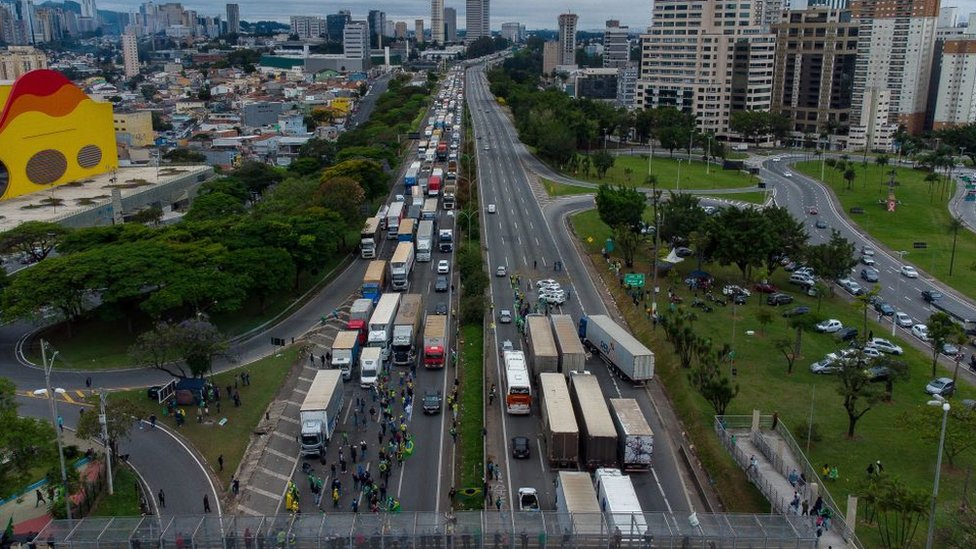 Izbori u Brazilu: Žair Bolsonaro pozvao pristalice da odblokiraju saobraćajnice