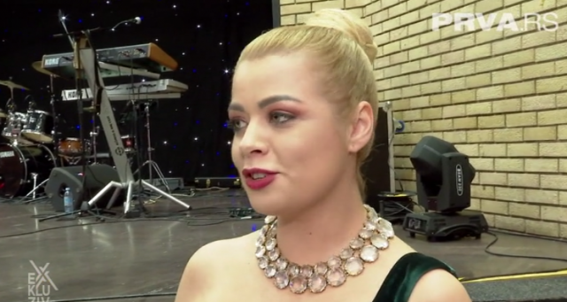 Pevačica grupe „Magazin“ progovorila o Jeleni Rozgi: Velika je odgovornost pevati posle nje, nije bilo jednostavno