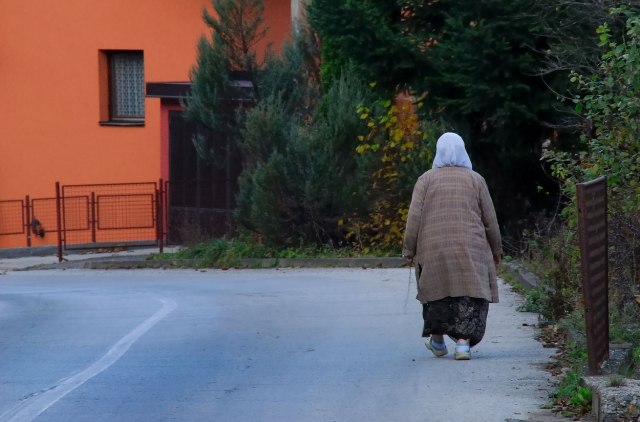 Majke Srebrenice: "Hrvatska je bila agresor"; Milanoviæ: "Nije vam ovo kalifat"