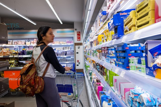 Poskupele namirnice u Austriji: Cena šećera skočila 60 odsto, a ulja 48 procenata
