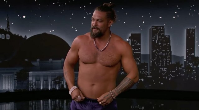Momoa uradio neočekivanu stvar: Skinuo se uživo u programu FOTO/VIDEO