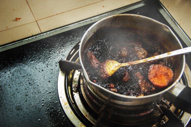 ZAGORELA vam je hrana? Uopšte ne morate da bacite jelo, već ga spasite OVIM TRIKOVIMA!