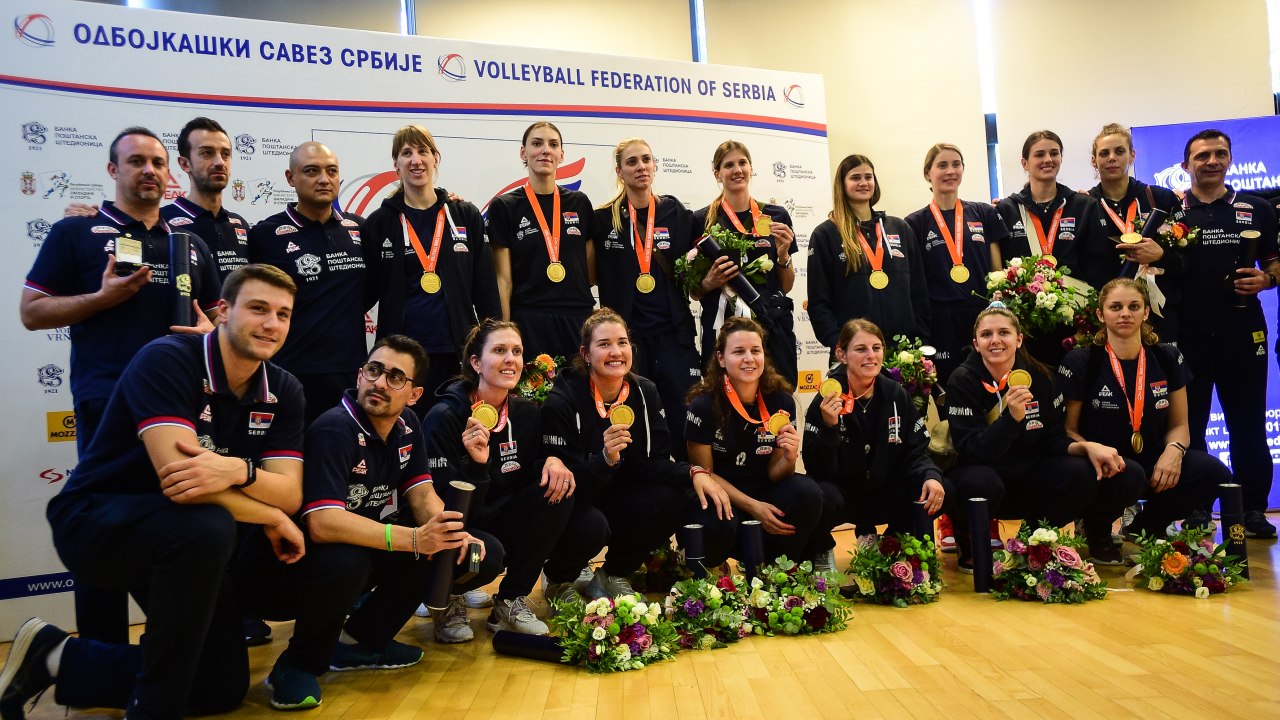 La squadra di pallavolo serba ha vinto gli avversari al campionato europeo