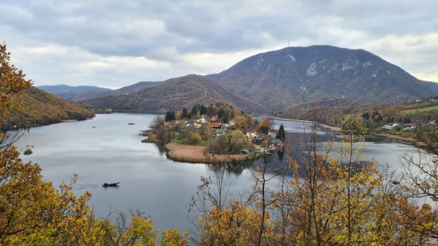 Srpski Bled u Zapadnoj Moravi: Nestvarna lepota poluostrvo Pejice ostavlja bez daha