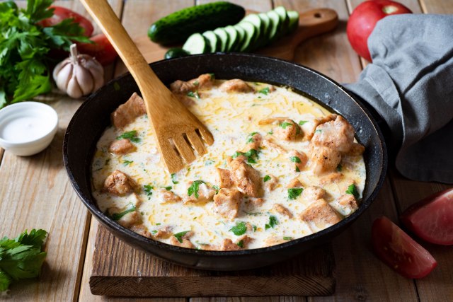 Što se duže kuva to je lepše: Mekano juneæe meso u sosu od pavlake