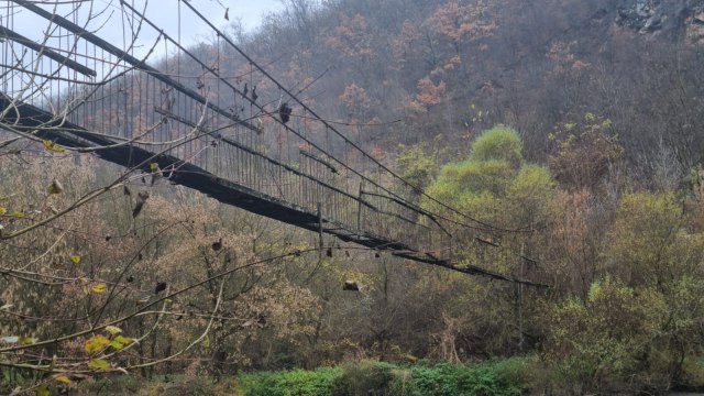 Naloženo rušenje visećeg mosta preko Zapadne Morave FOTO