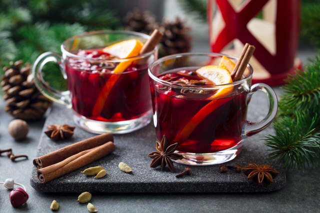 Zagrejte dušu i telo – kuvano vino po vašoj meri