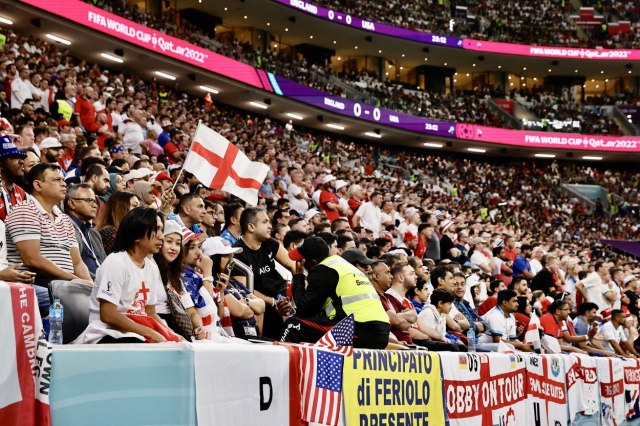 Navijači Engleske i Velsa tukli se u Španiji VIDEO