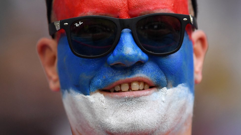 Navijaè Srbije na utakmici Svetskog prvenstva u Kataru (ilustracija)/Reuters/JENNIFER LORENZINI