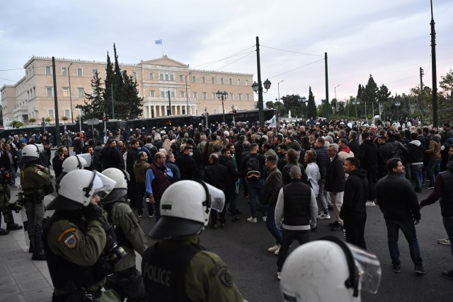 Grčka: Smirite situaciju