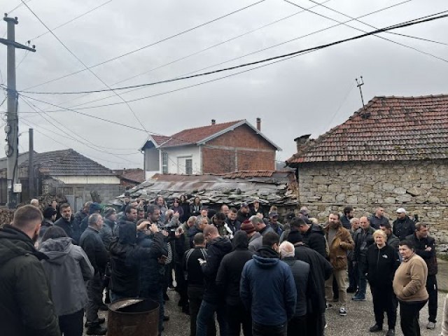 Tension in Velika Hoèa; Petkoviæ: "ROSU is coming"; Suicide threat