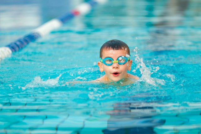 Instruktorka plivanja navela èeste greške koje poveæavaju rizik od utapanja kod dece VIDEO
