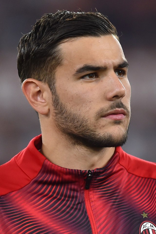 Žene ga obožavaju: Teo Ernandez odiše lepotom i talentom, a OVA ISTETOVIRANA LEPOTICA MU JE UKRALA SRCE