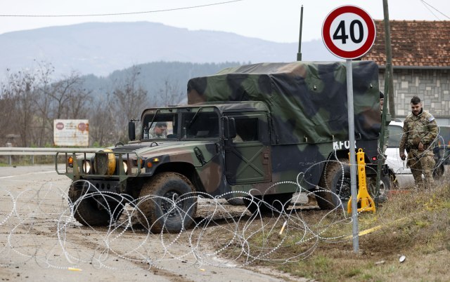 Eleventh day at the barricades; Vučić with the NATO commander