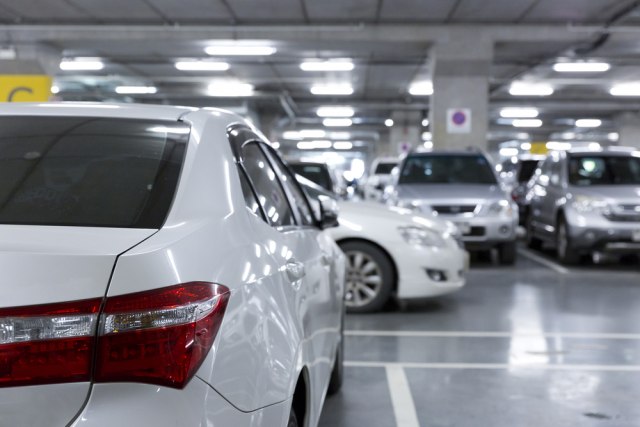 Britanija: Zbog sve težih automobila, postoji rizik od urušavanja javnih garaža