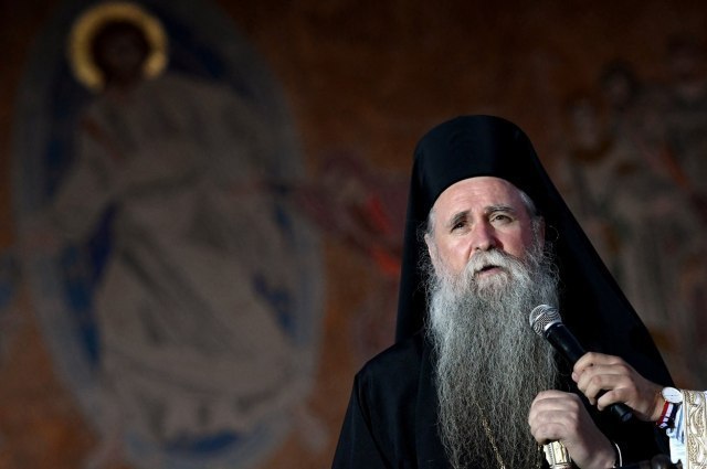 Mitropolit Joanikije pozvao na strpljenje i molitvu za mir: Podrška za braæu i sestre na KiM