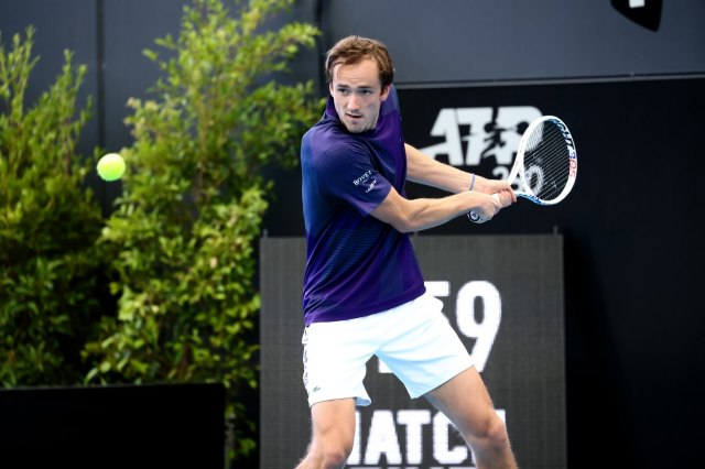 Medvedev èeka rasplet Ðokoviæevog meèa