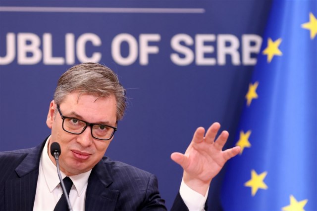 Vučić: Izbacio sam jednog ministra i dva direktora