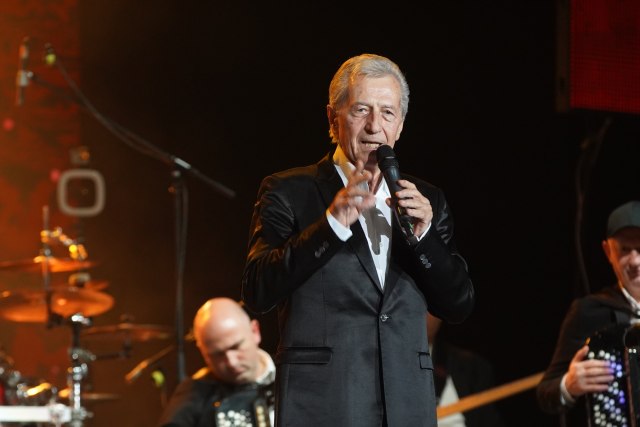 Miroslav Ilić otkrio kako se ponaša kada ode u KAFANU: OVE pesme pevač voli da poruči! (VIDEO)