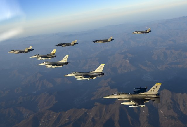 American F-16 and F-15 fighters 