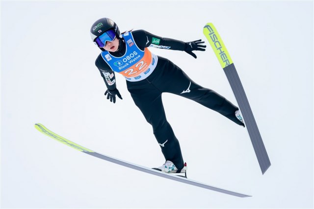 Legendarni ski skakač se vratio u 50. godini VIDEO