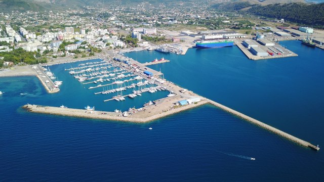 Crna Gora ponovo preuzima objedinjenu Luku Bar